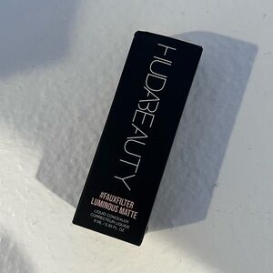 HudaBeauty - #FauxFilter Luminous Matte Concealer - NEW